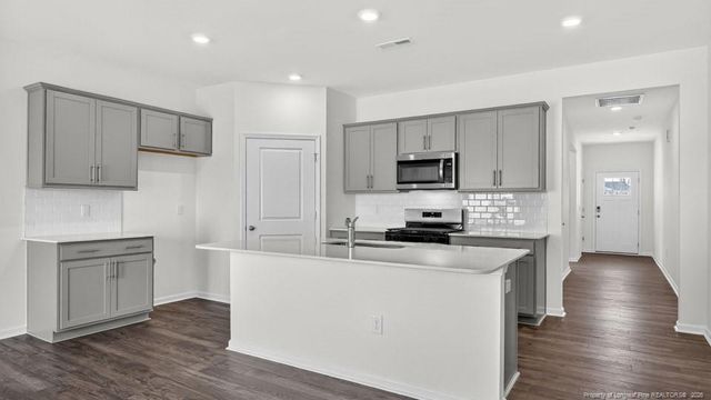 281 Maddox Drive, Aberdeen, NC 28315