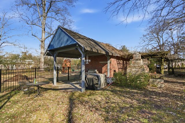 913 Ovoca Rd, Tullahoma, TN 37388