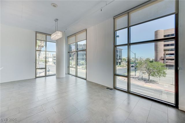 353 East Bonneville Avenue 289, Las Vegas, NV 89101