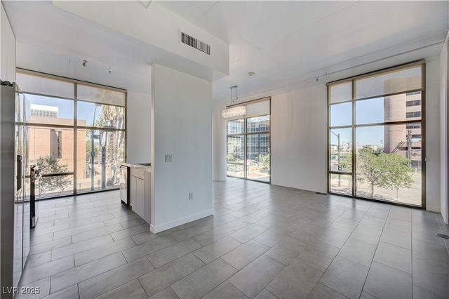 353 East Bonneville Avenue 289, Las Vegas, NV 89101