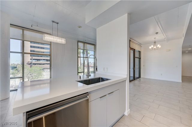 353 East Bonneville Avenue 289, Las Vegas, NV 89101