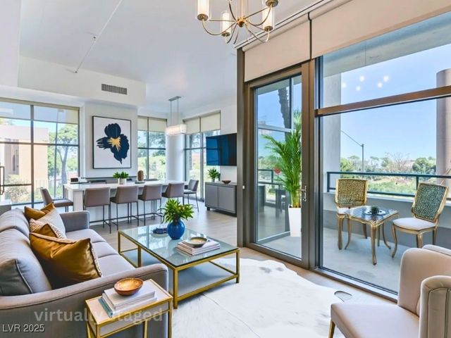 353 East Bonneville Avenue 289, Las Vegas, NV 89101