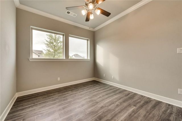 2000 Crescent Street, Fort Worth, TX 76008