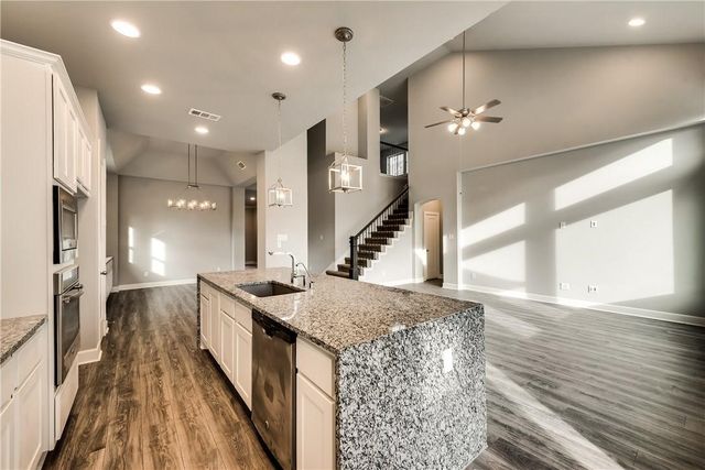 2000 Crescent Street, Fort Worth, TX 76008