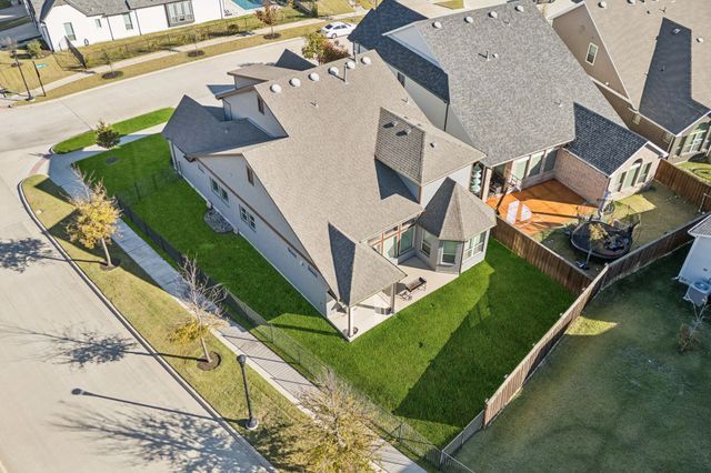 2000 Crescent Street, Fort Worth, TX 76008