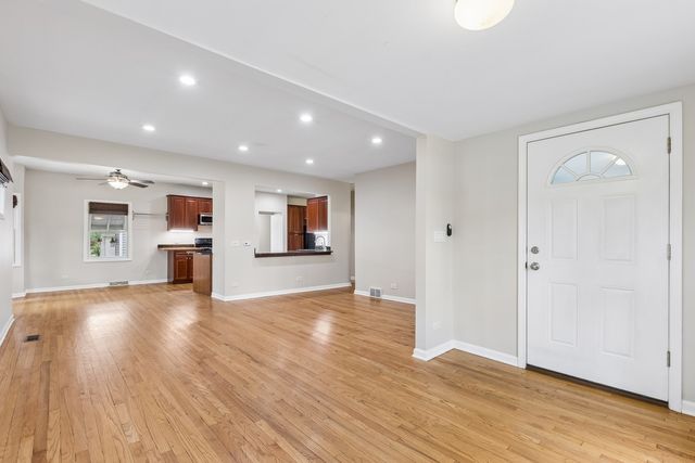 255 Happ Road, Northfield, IL 60093