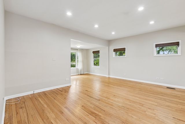 255 Happ Road, Northfield, IL 60093