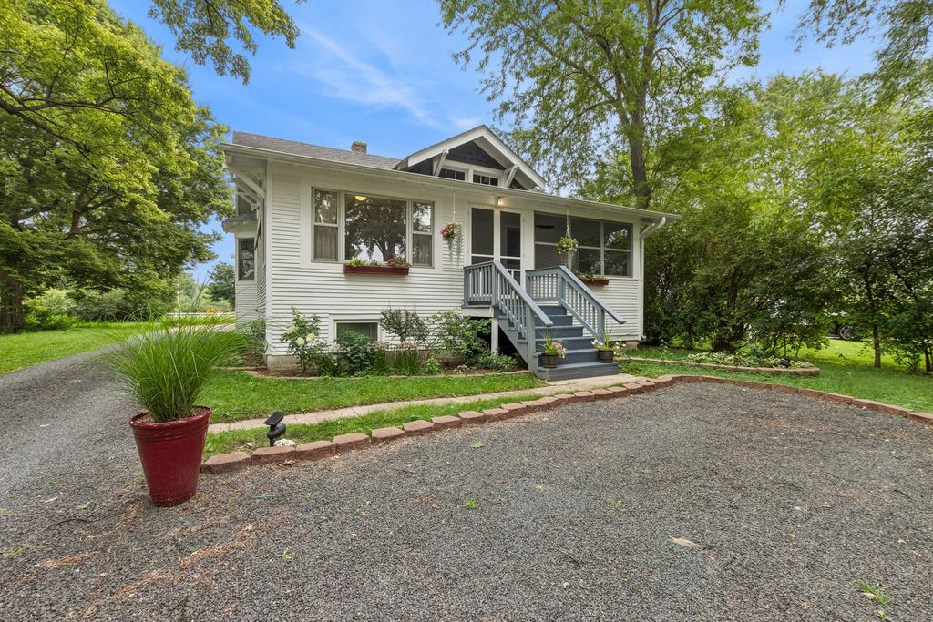 255 Happ Road, Northfield, IL 60093