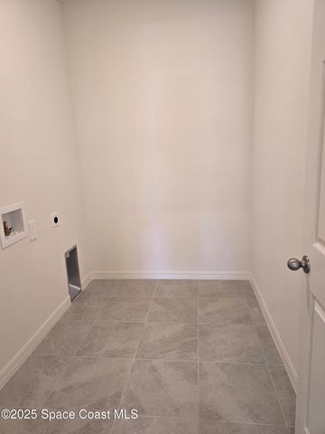 261 Consolata Avenue NW, Palm Bay, FL 32907