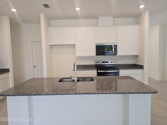 261 Consolata Avenue NW, Palm Bay, FL 32907