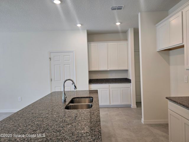 261 Consolata Avenue NW, Palm Bay, FL 32907