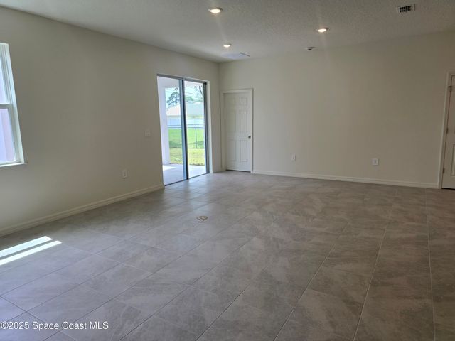 261 Consolata Avenue NW, Palm Bay, FL 32907