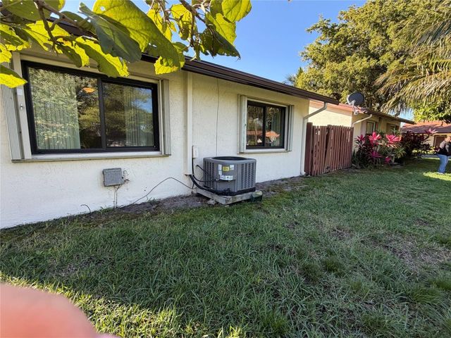 6711 S Parkway Drive 2-10, Margate, FL 33068