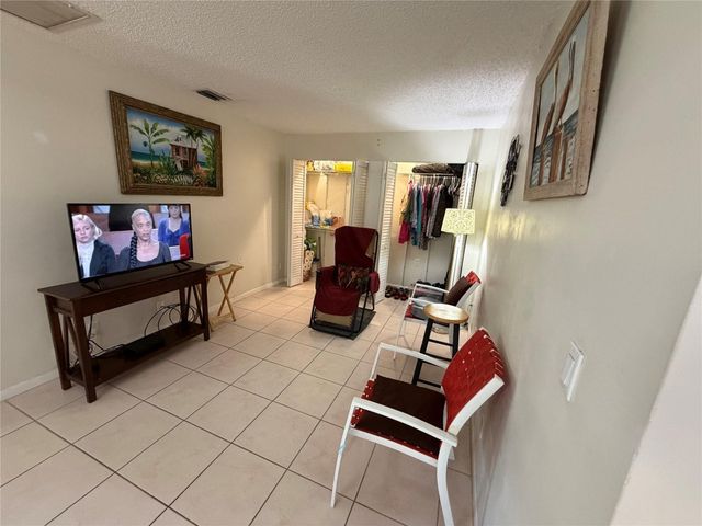 6711 S Parkway Drive 2-10, Margate, FL 33068