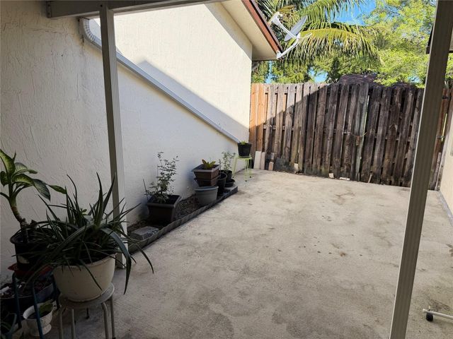 6711 S Parkway Drive 2-10, Margate, FL 33068