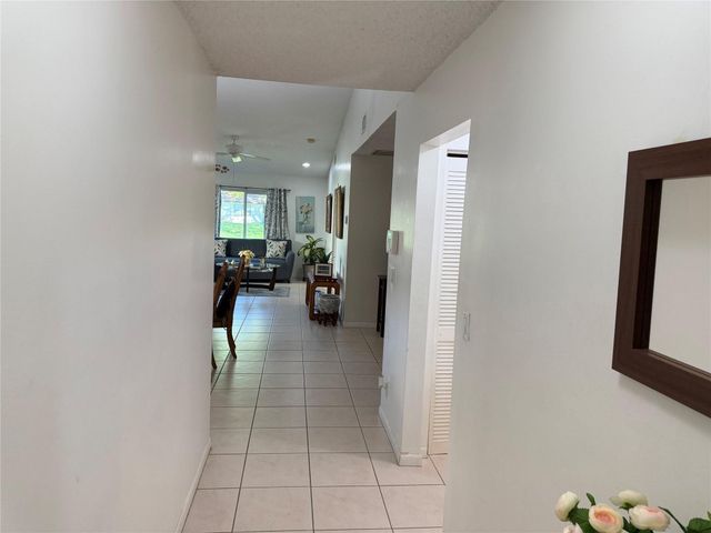 6711 S Parkway Drive 2-10, Margate, FL 33068
