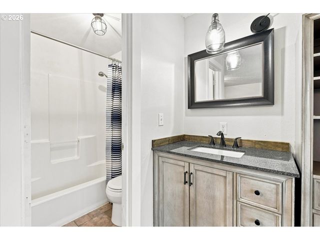 771 H St, Washougal, WA 98671