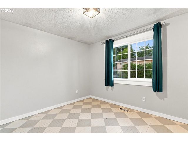 771 H St, Washougal, WA 98671