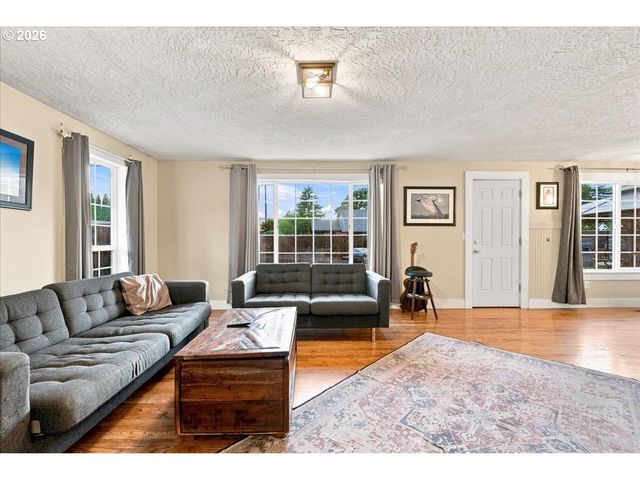 771 H St, Washougal, WA 98671