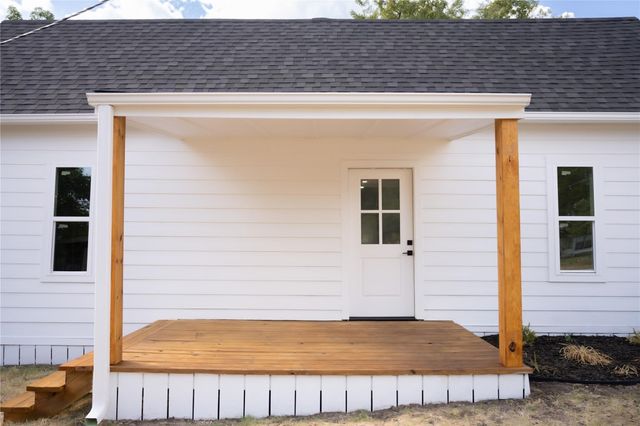 309 E Cheek Street, St Jo, TX 76265