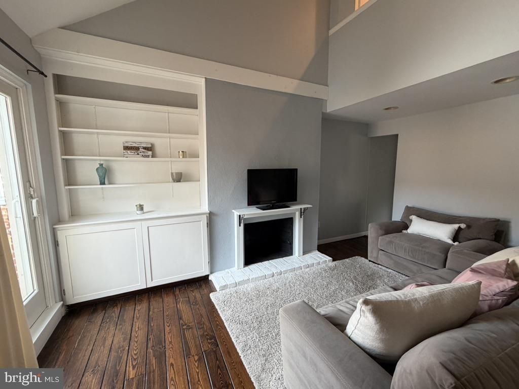 1110 LOMBARD ST #6, PHILADELPHIA, PA 19147 — photo 2