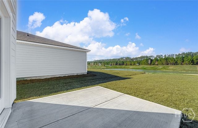 175 Crosstown Avenue, Richmond Hill, GA 31324