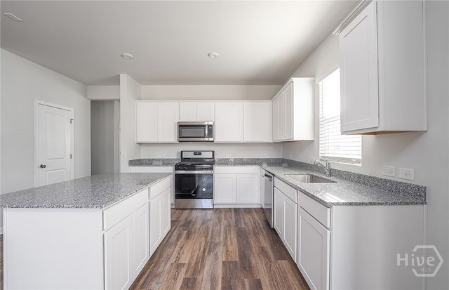 175 Crosstown Avenue, Richmond Hill, GA 31324