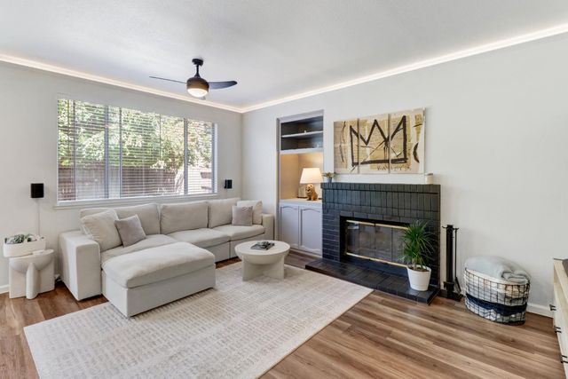 1105 Caversham Way, Roseville, CA 95747