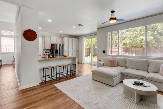 1105 Caversham Way, Roseville, CA 95747