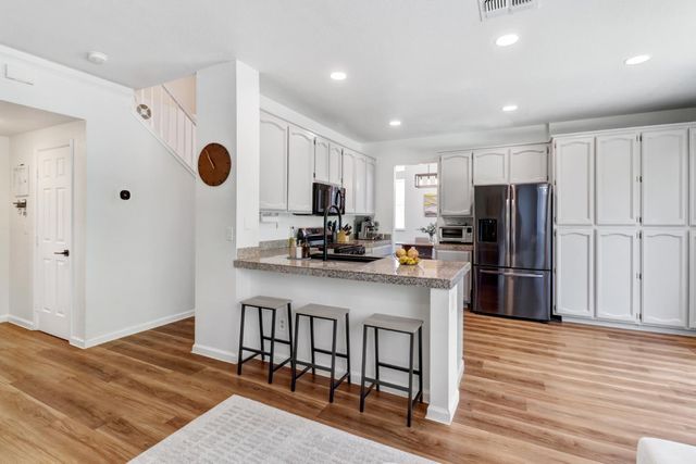 1105 Caversham Way, Roseville, CA 95747