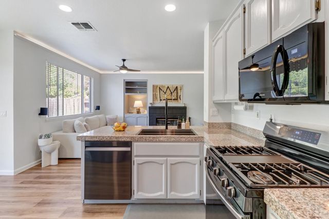 1105 Caversham Way, Roseville, CA 95747