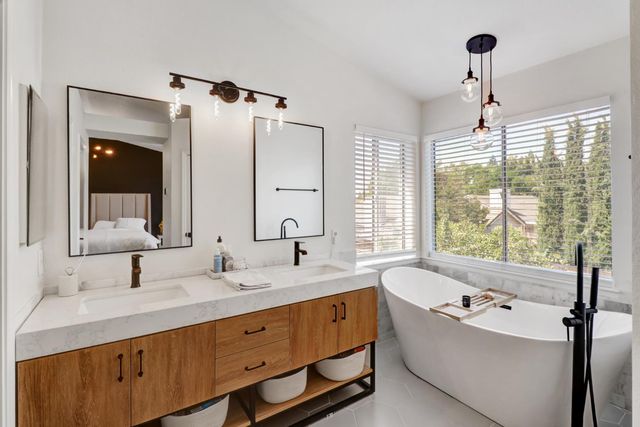 1105 Caversham Way, Roseville, CA 95747