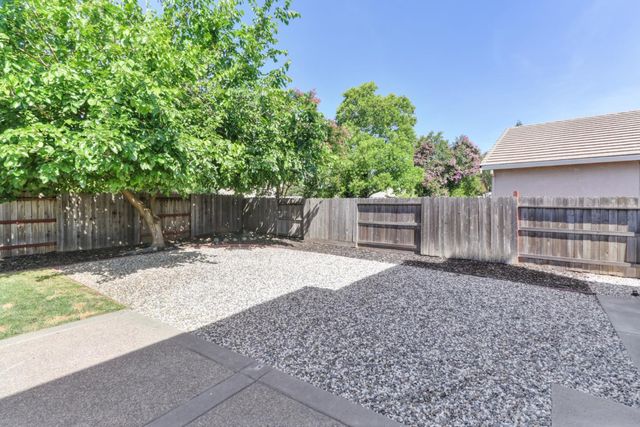 1105 Caversham Way, Roseville, CA 95747