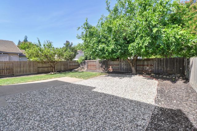 1105 Caversham Way, Roseville, CA 95747