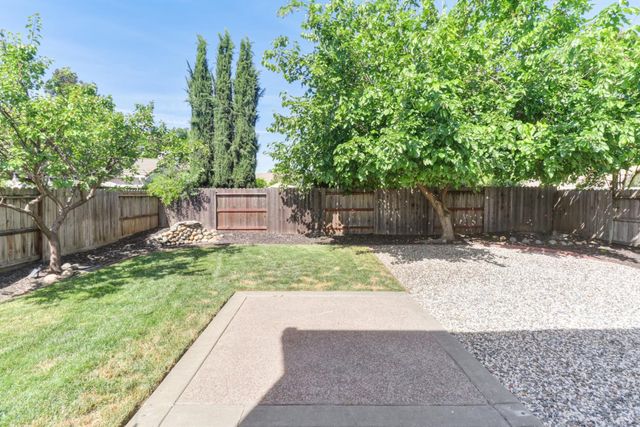 1105 Caversham Way, Roseville, CA 95747