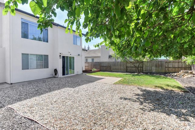 1105 Caversham Way, Roseville, CA 95747