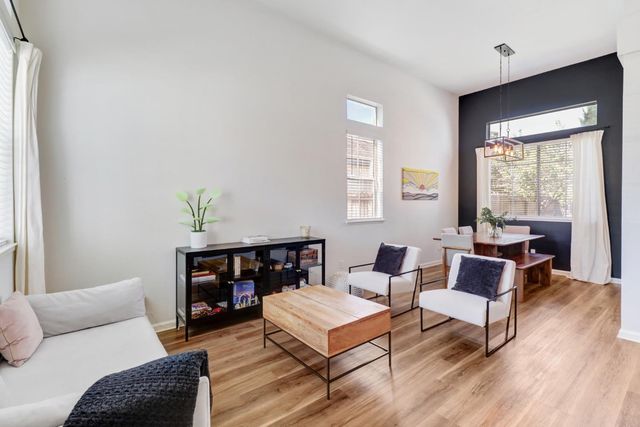 1105 Caversham Way, Roseville, CA 95747