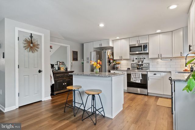 2 YALE RD, Marlton, NJ 08053