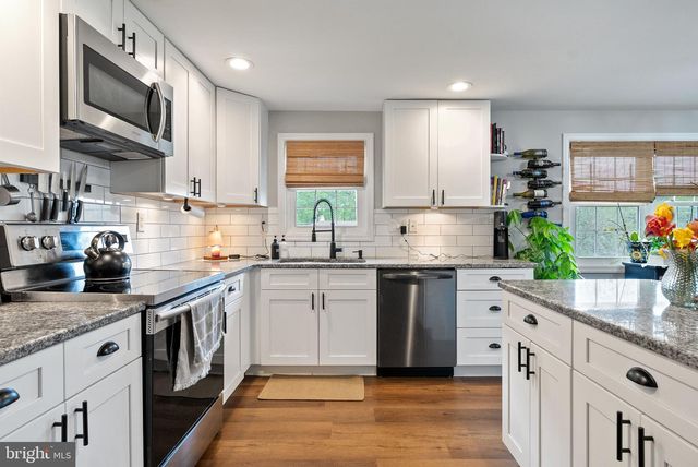 2 YALE RD, Marlton, NJ 08053