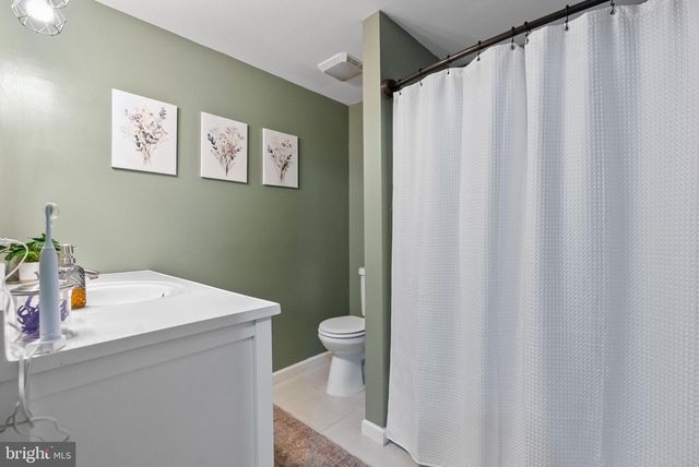 2 YALE RD, Marlton, NJ 08053