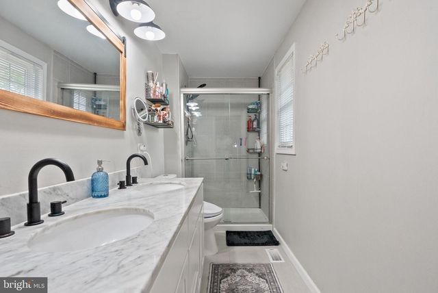 2 YALE RD, Marlton, NJ 08053