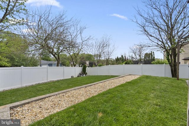 2 YALE RD, Marlton, NJ 08053