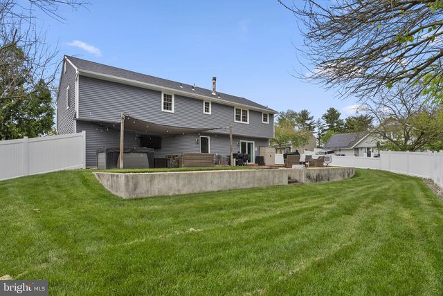 2 YALE RD, Marlton, NJ 08053