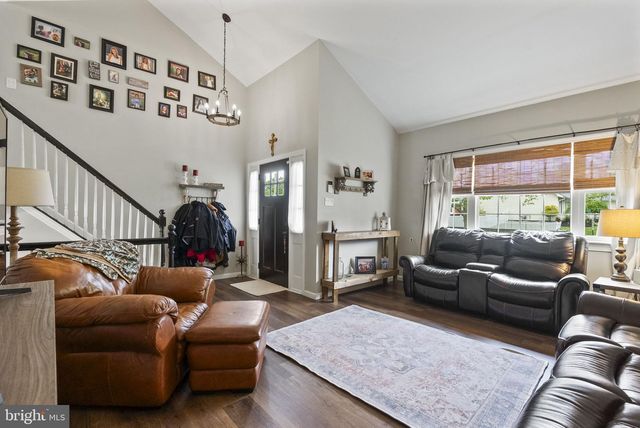 2 YALE RD, Marlton, NJ 08053