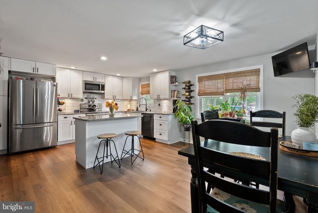 2 YALE RD, Marlton, NJ 08053