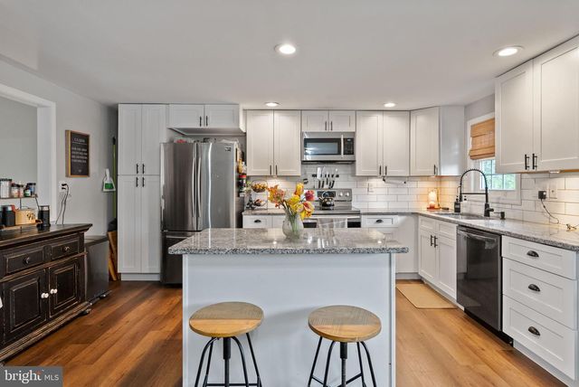 2 YALE RD, Marlton, NJ 08053