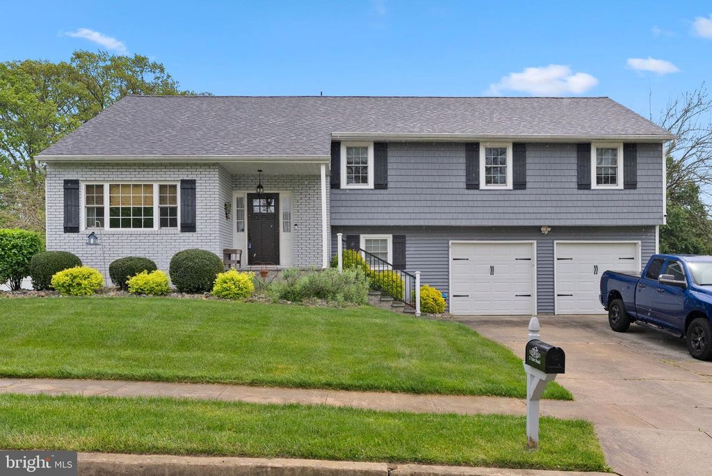 2 YALE RD, Marlton, NJ 08053