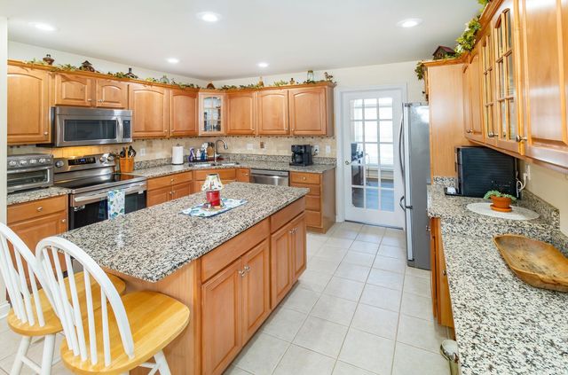 3034 Birdie Circle, Evansville, IN 47725