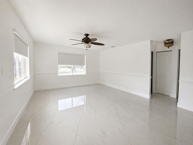 5040 SW 117th Way, Cooper City, FL 33330