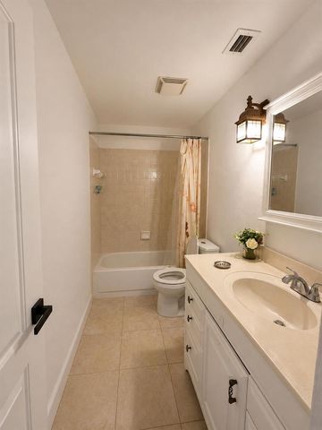 5040 SW 117th Way, Cooper City, FL 33330